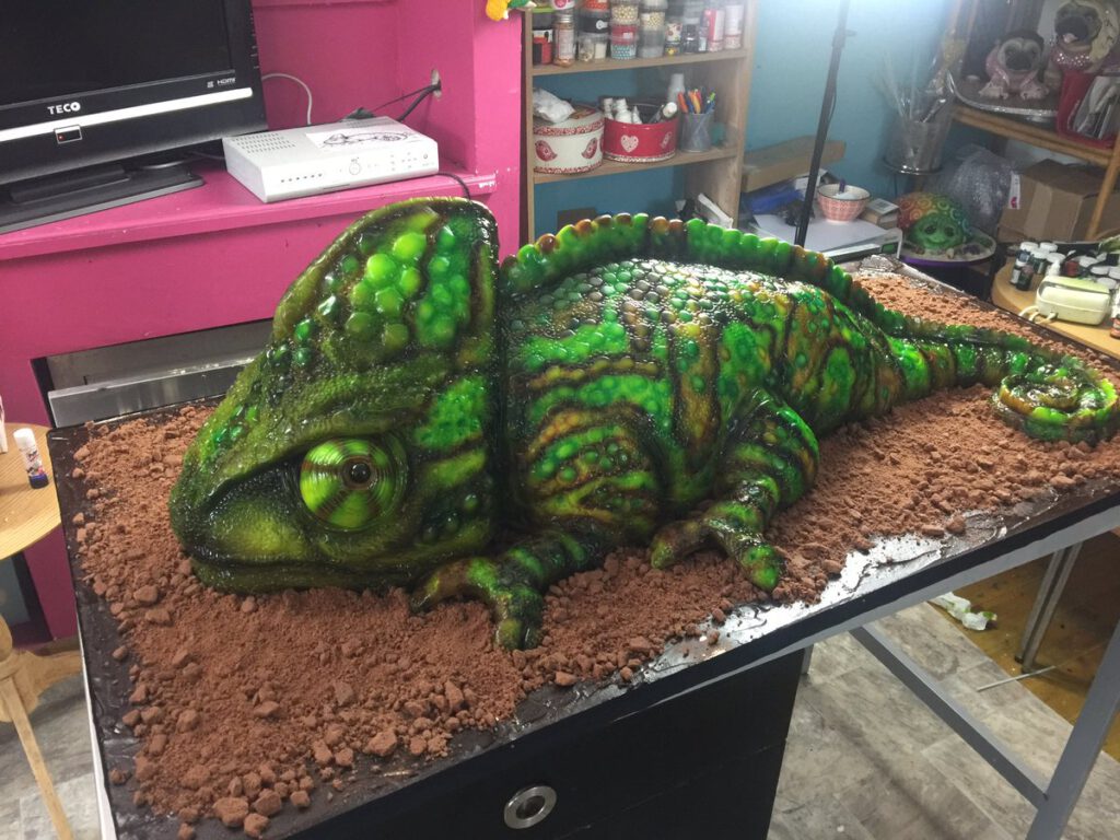 Extreme Cake Makers, Molly’s Creative Cakes: Reggie the chameleon