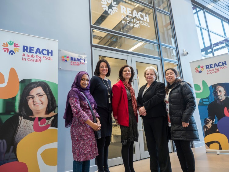 (l-r)ESOL student Sumona Akther, REACH ESOL hub Manager Mary Ann Hale, Minister for Welsh Language and Lifelong Learning Eluned Morgan, CAVC Principal Kay Martin, ESOL student Elly Maria Galves Ramirez