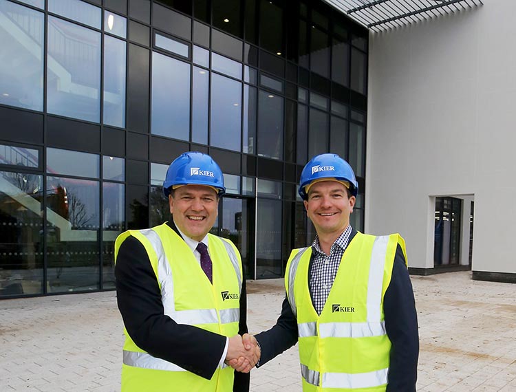 Left to right, University of Essex Registrar Bryn Morris with Oxford Innovation Commercial Director Gareth Scargill at the Innovation Centre.