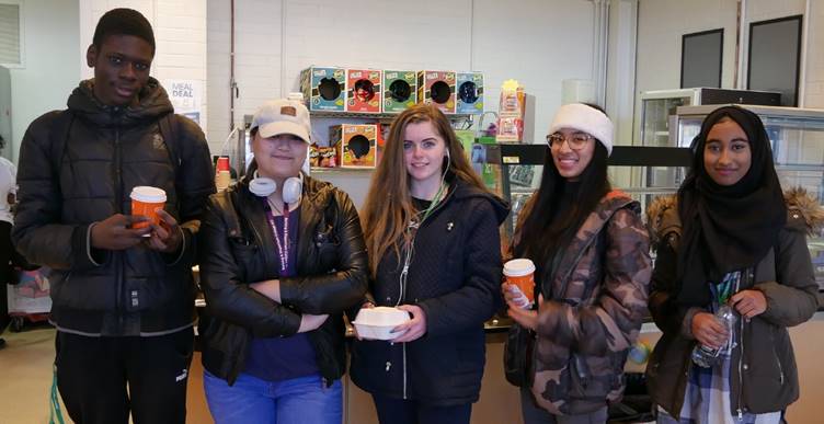 Students learn about added salt and sugar during Healthy College Week. From left to right: Obarsumi Odimayo, Denzell Janod, Chloe Law L3 Art & Design Brithany Usina and Miah Miurjinaakter