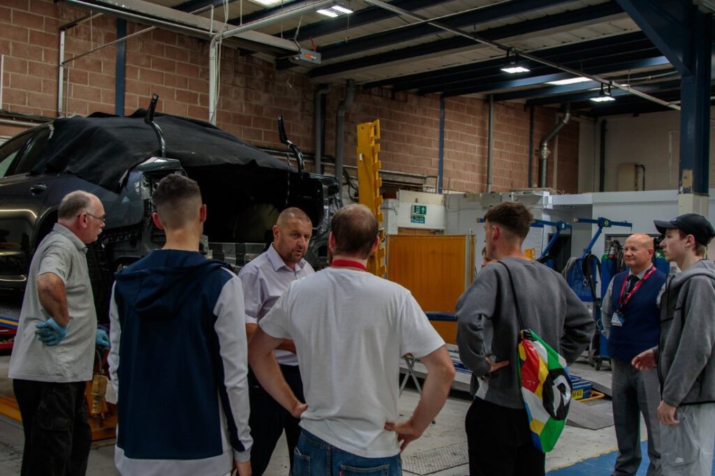 Lookers North East Repair Centre has teamed up with Nacro, to inspire disadvantaged young people into the workplace