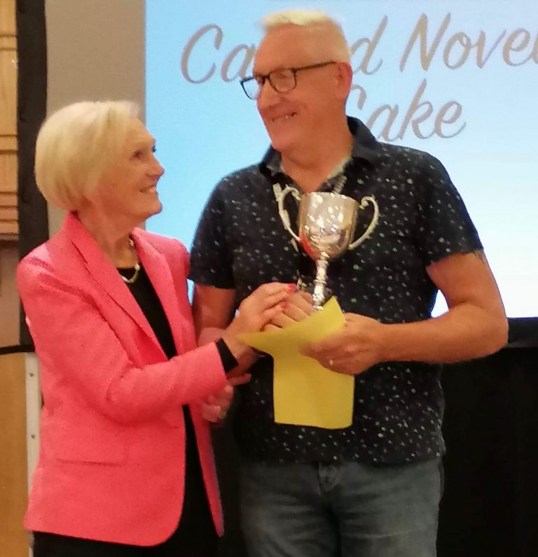 Pic Caption: Mary Berry presents Gareth Morgan with his award.