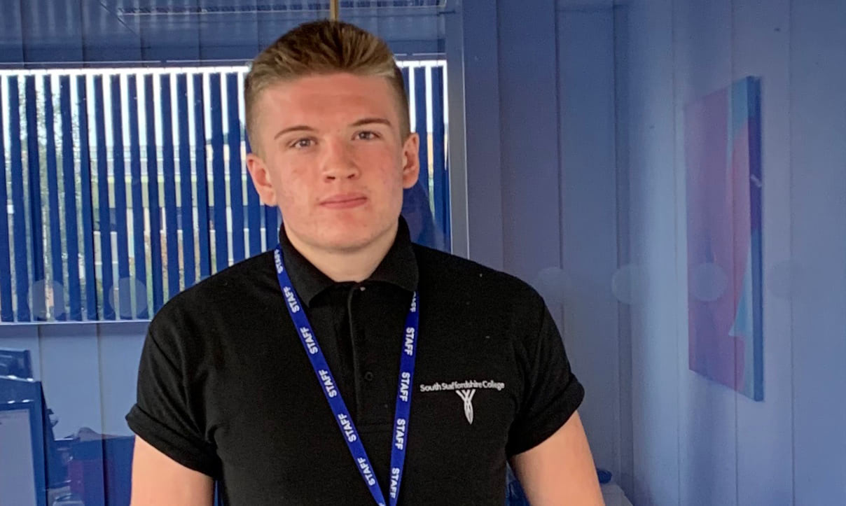 Luke Cpr FE News | Hero Luke gives lifesaving CPR to Tamworth College student