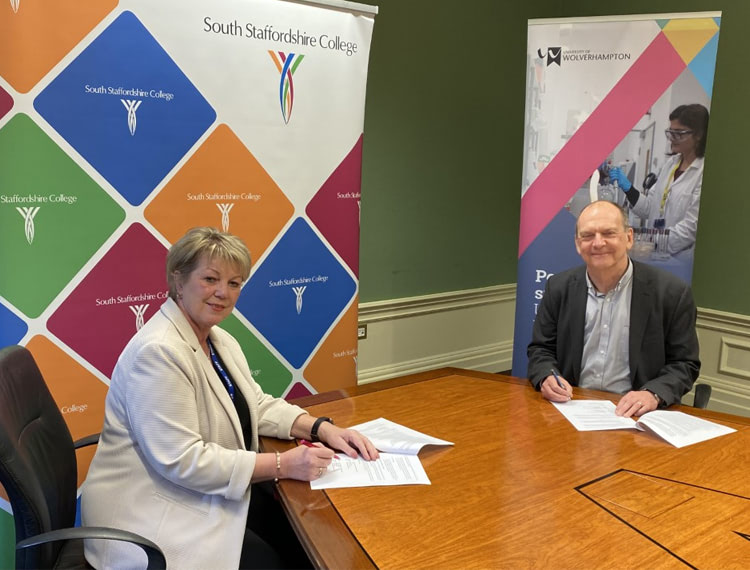 South Staffordshire College signs a strategic partnership