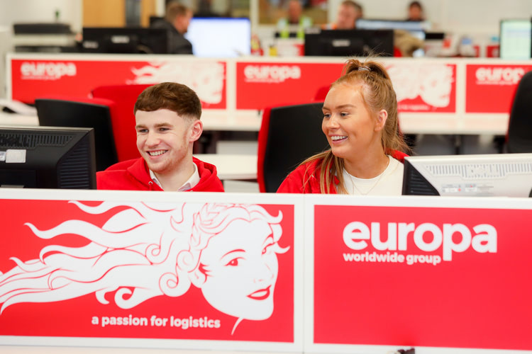 Young people behind a Europa sign
