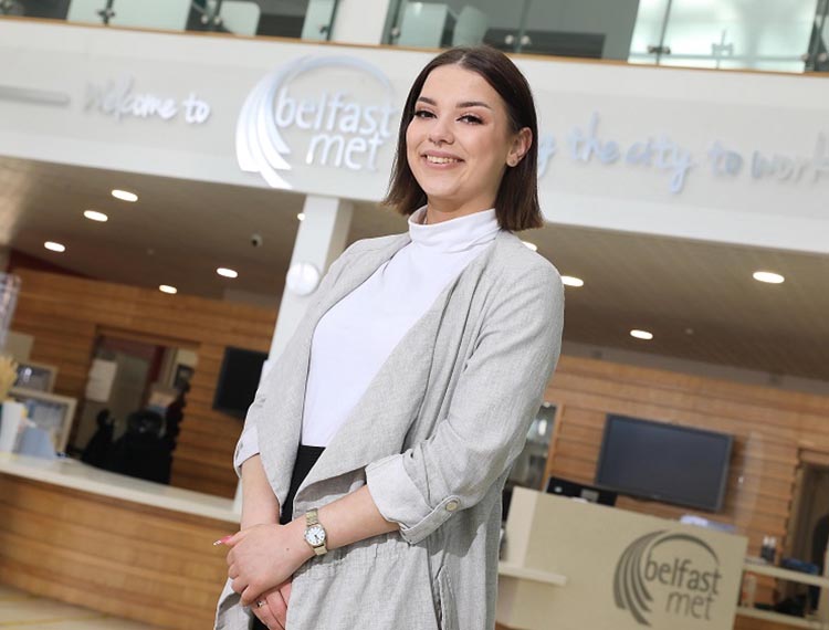 Kelly Welsh, from Carrickfergus who is studying her BTEC L3 Extended Diploma in Business at Belfast Met amongst the first FE college students to have been selected to take part in the Washington Ireland Programme.