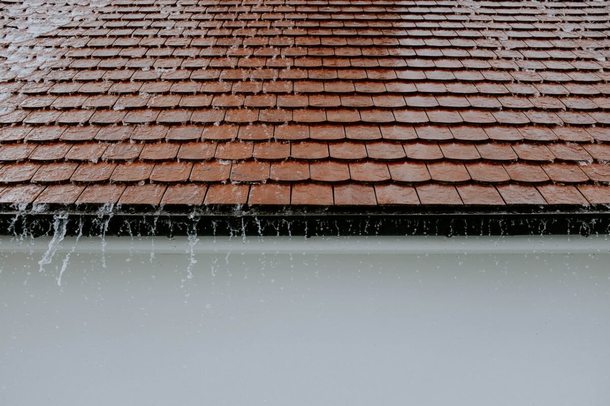Roof with water dripping down