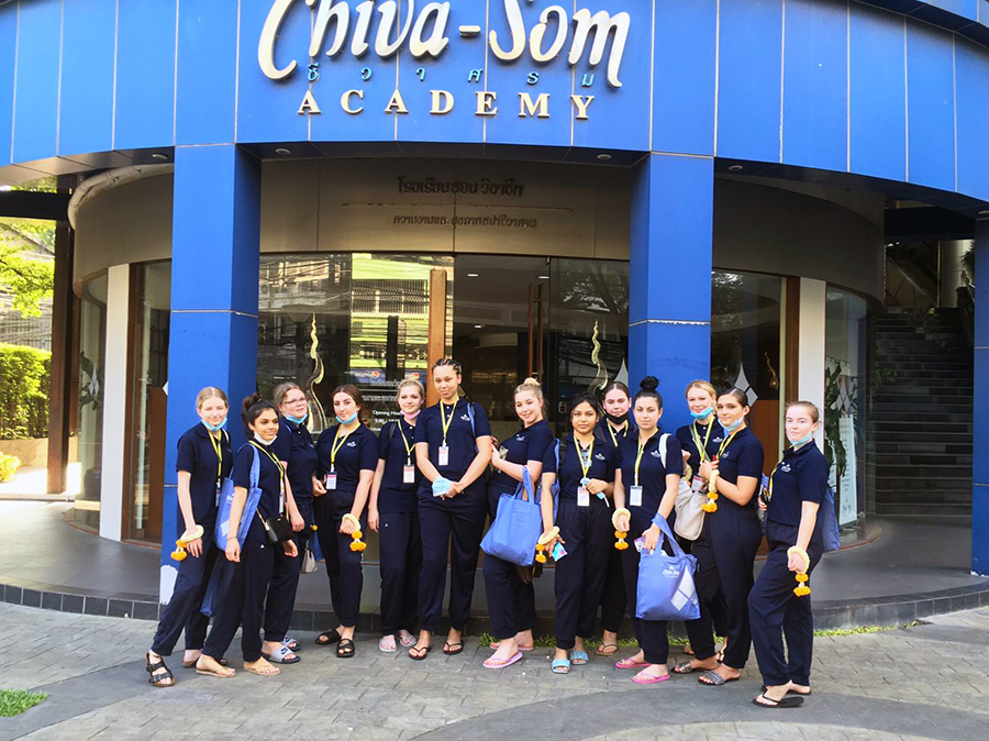 New City College students have just returned from a once-in-a-lifetime opportunity to study the art of Thai Massage and Thai cookery in the vibrant city of Bangkok.