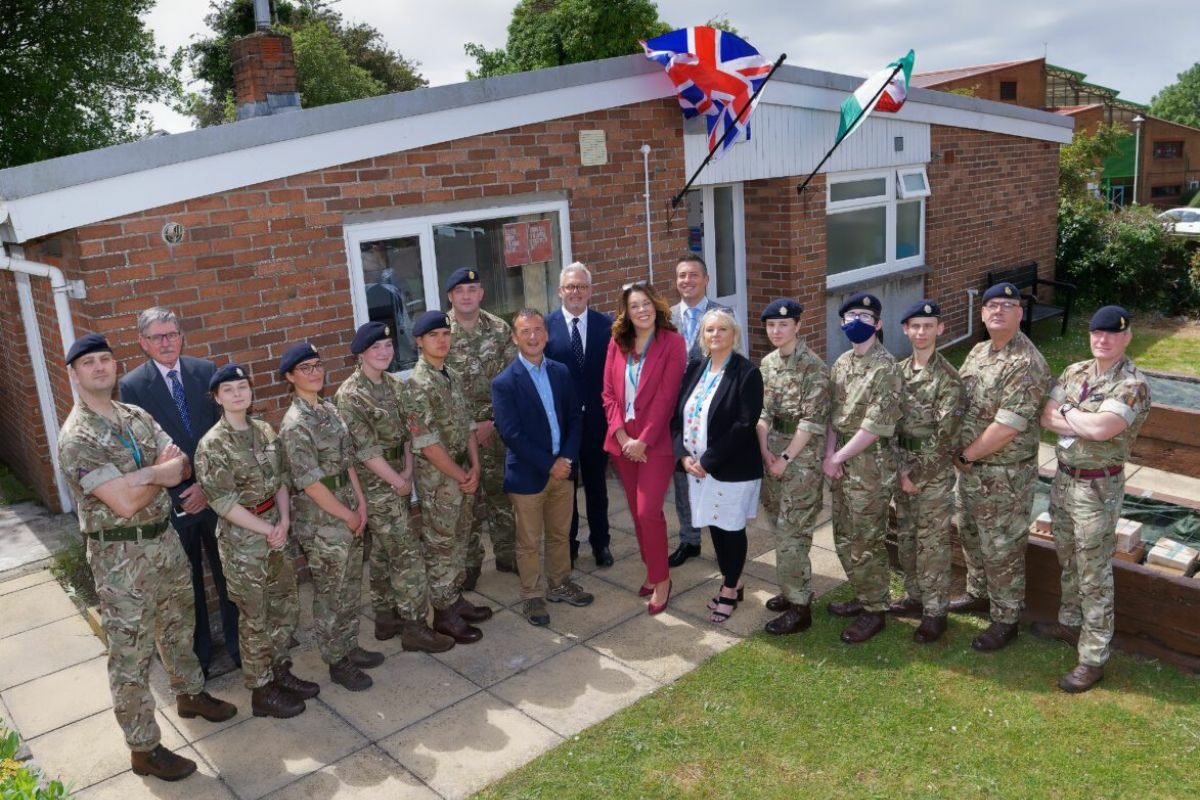 Alun Cairns MP visits Cardiff and Vale College’s Combined Cadet Force