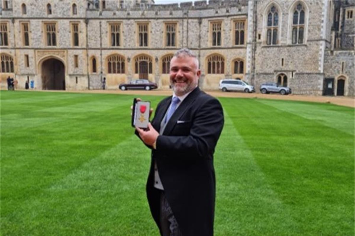 Barnsley College’s Principal and CEO, Yiannis Koursis OBE, receiving his Officer of the Order of the British Empire (OBE) Honour by His Majesty King Charles III at Windsor Castle.  