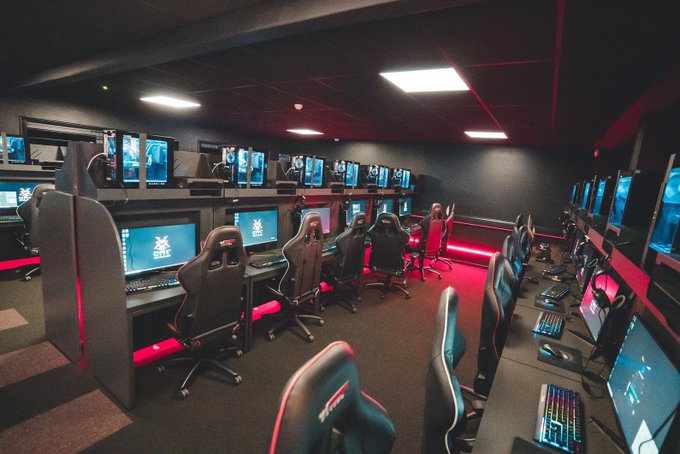 e-sports room