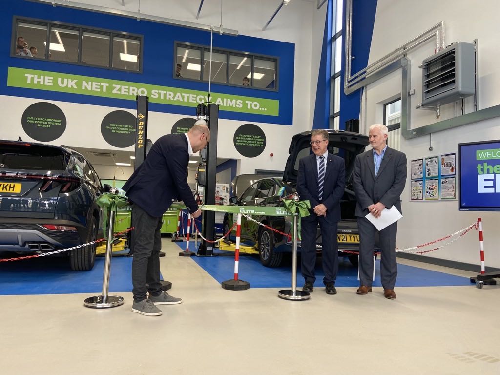 Grimsby Institute launches new sustainable energy engineering hub