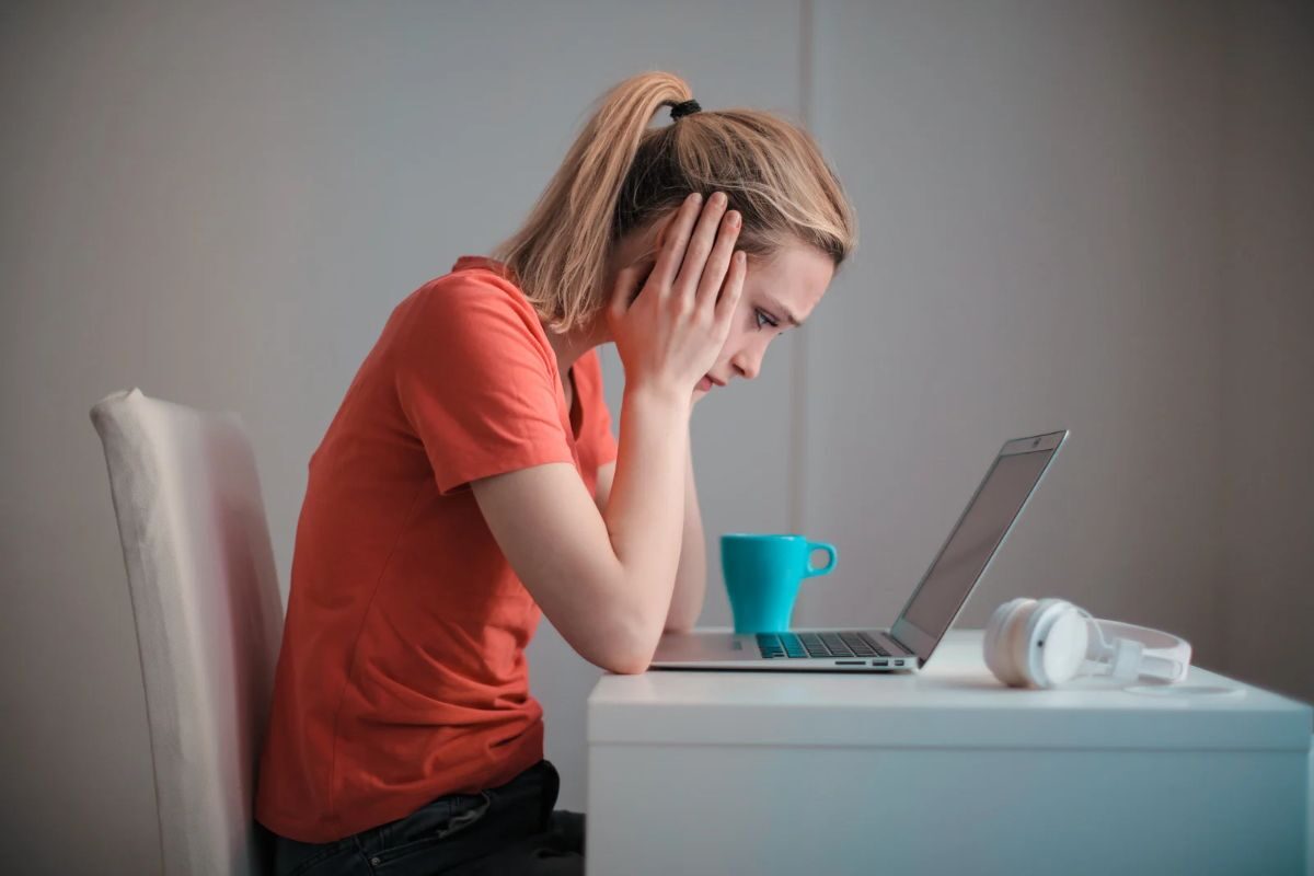 woman stressed on laptop