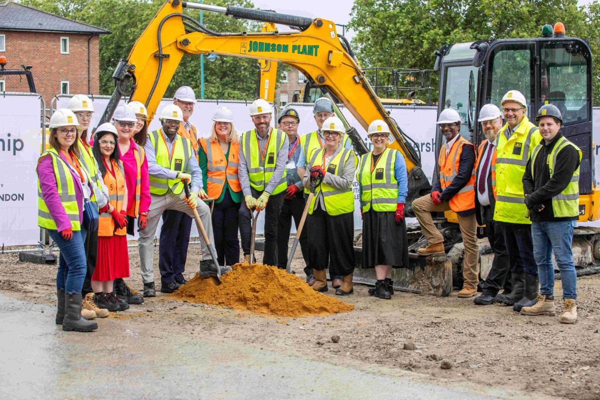 Groundbreaking ceremony celebrates the development of a new London South East Colleges' campus and 300 homes