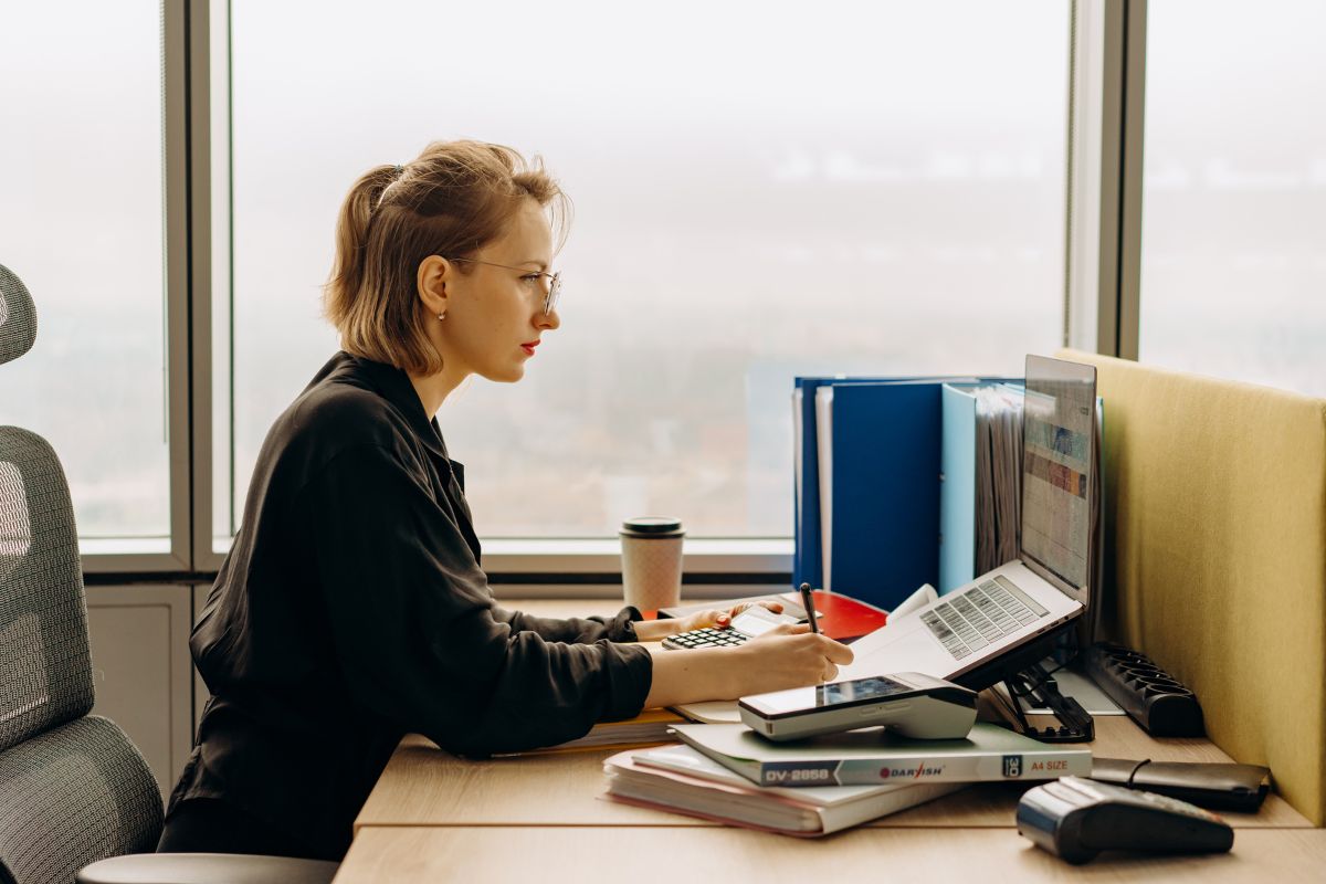 woman on laptop