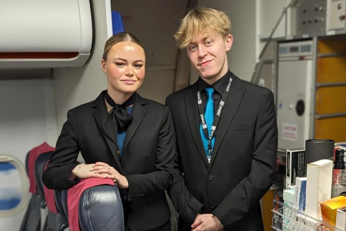 @Be_HSDC students start a job with EasyJet. Two students on an airplane