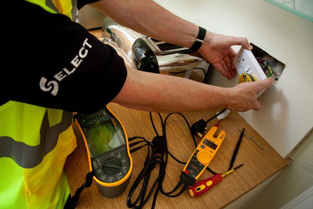 electrician pic 4 - credit to SELECT_smaller