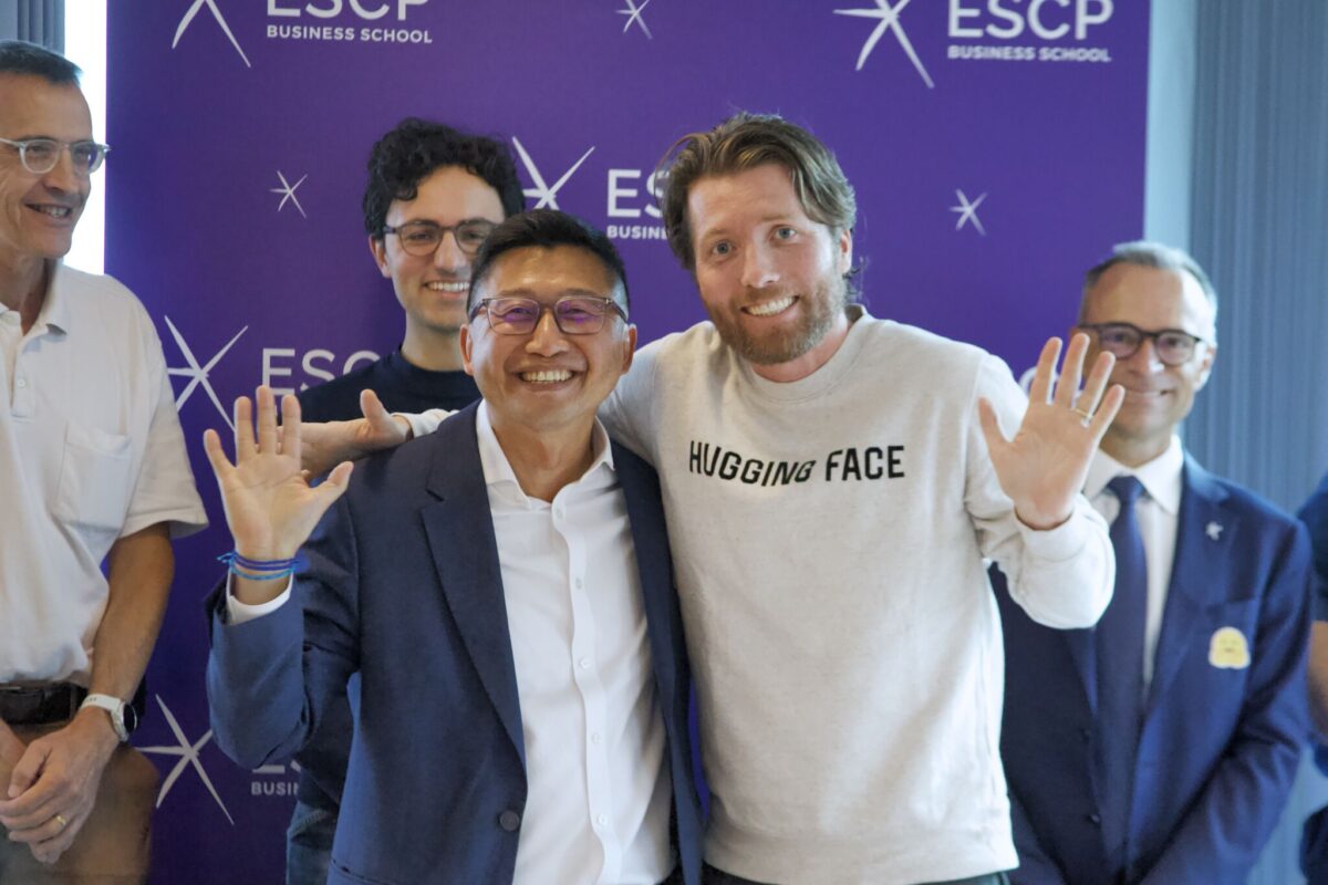 Photo of Léon Laulusa, Dean of ESCP Business School and Clement Delangue, co-founder and CEO of Hugging Face