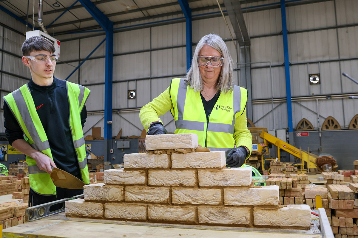 New City College’s Construction and Engineering Campus in Rainham was in the spotlight when it welcomed Baroness Jacqui Smith, Minister for Skills, for a visit highlighting the vital role that further education colleges play in developing the UK’s workforce.
