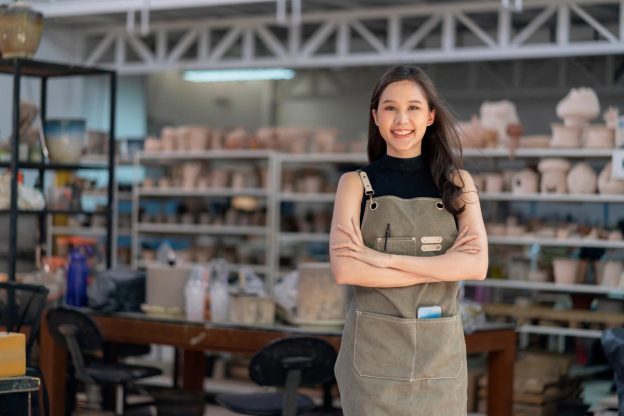 Ceramics Apprentice, Edge Image