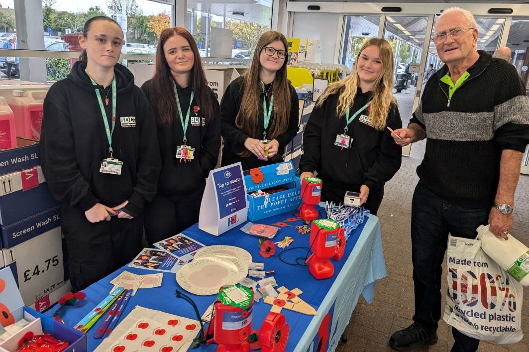 Lv3yr1s @ Rainham Tesco Poppy Appeal edited