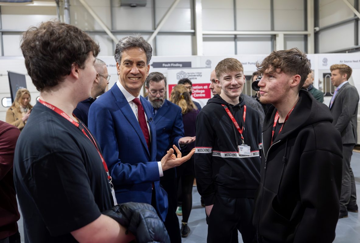 Energy Secretary Ed Miliband MP speaks to Barnsley College students at the Clean Energy Training Centre