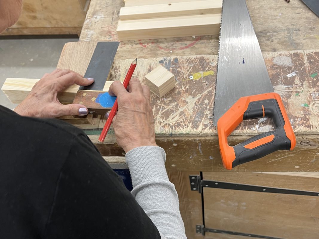 CAVC supports users of Vale Domestic Abuse Service to develop DIY skills