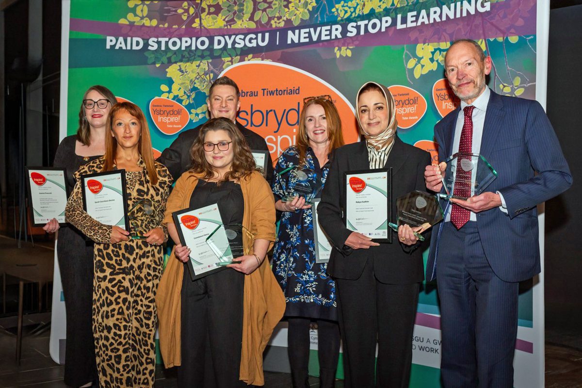 Wales’ outstanding tutors celebrated at prestigious Senedd awards ceremony