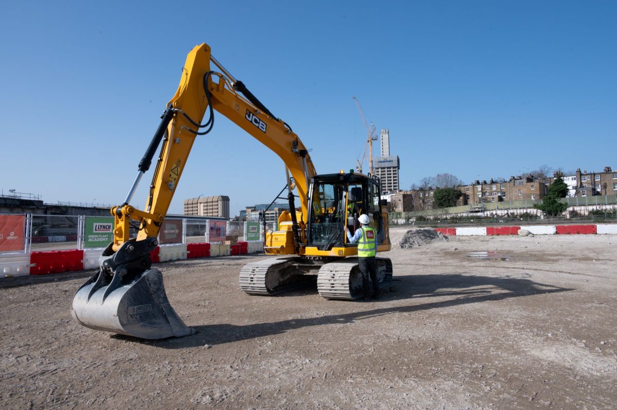 London Scheme puts Women in Driving Seat of Construction Careers