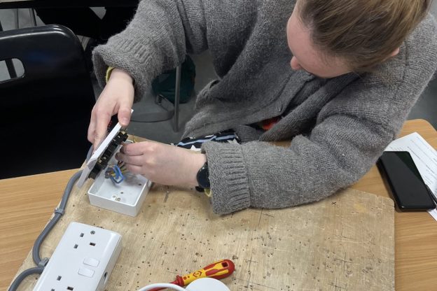 Hertfordshire Women build Confidence in Construction Skills at Local College