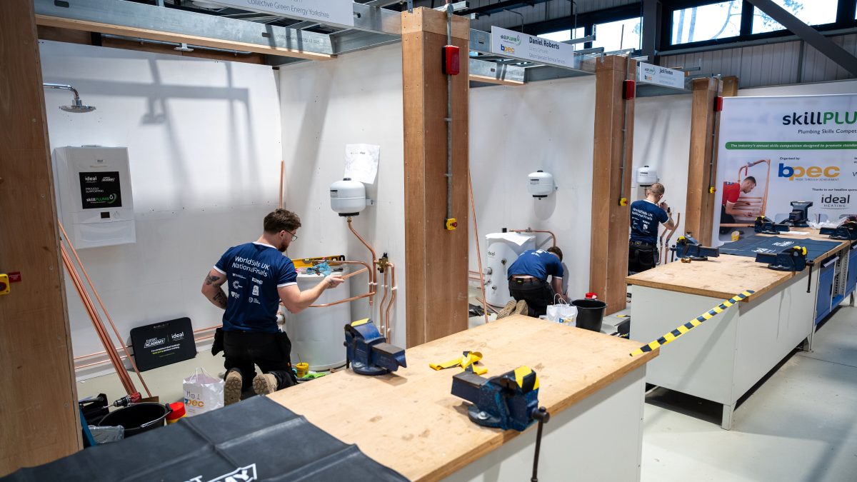 WorldSkills UK and DEWALT partner to inspire next generation of skilled tradespeople