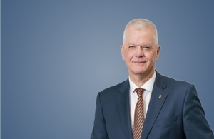 Sir_David_Bell