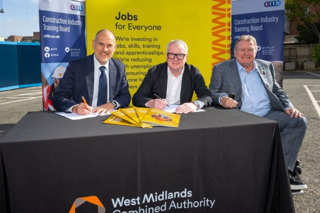 CITB's CEO, Tim Balcon, Mayor Richard Parker and Andy Hill OBE, Founder and Chief Executive of the Hill Group, at the signing. 