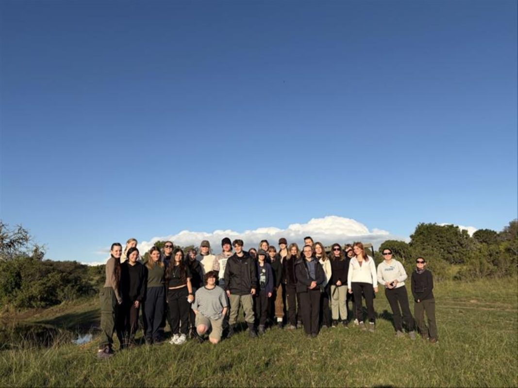Students go wild for South Africa conservation trip (group pic)1