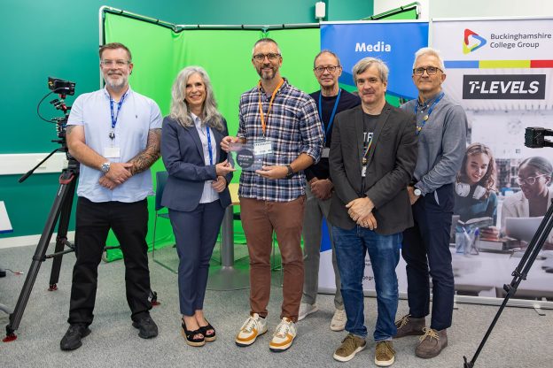 Buckinghamshire College Group presents Cornerstone Employer plaque to Universal Pixels
